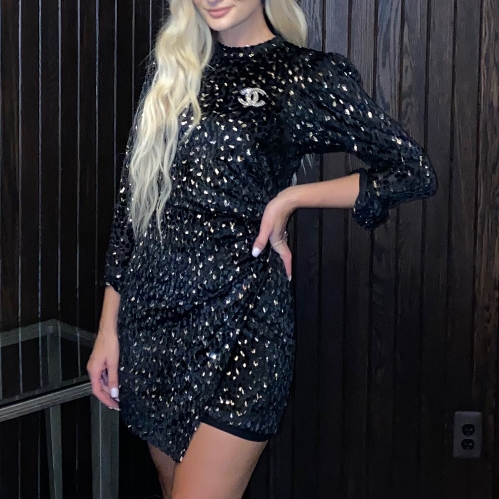 Long sleeve velvet mini dress